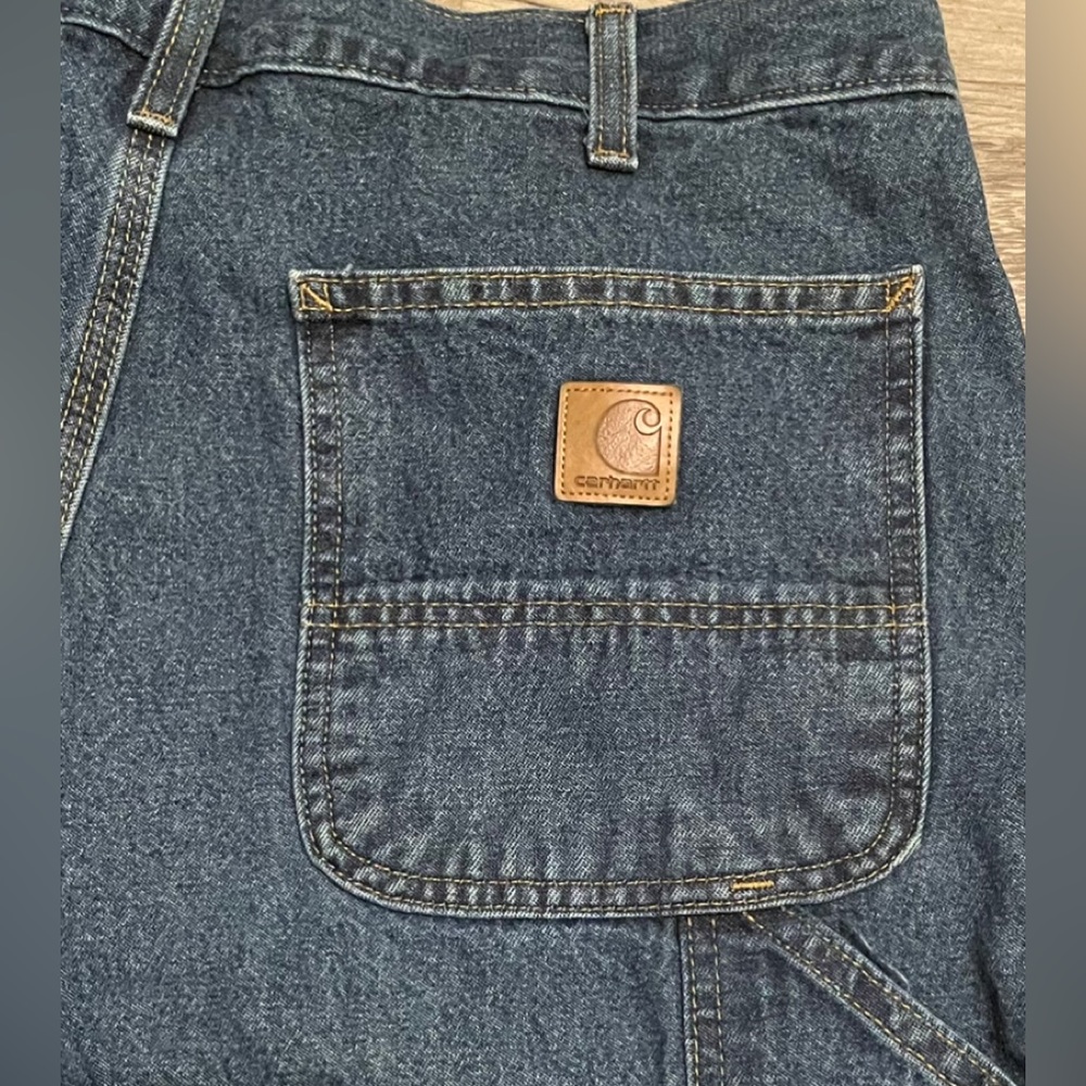 Carhartt mens 35 x 32 Jeans